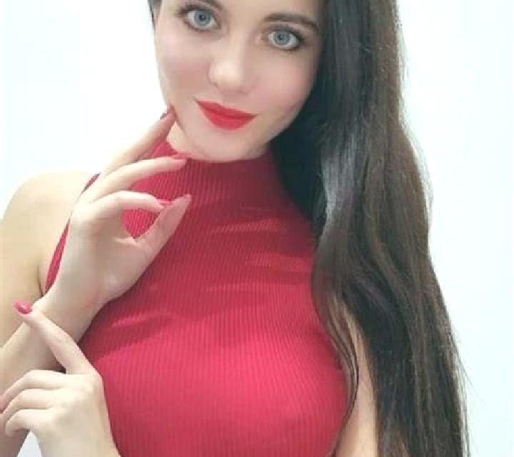 Ariadna Angol escort