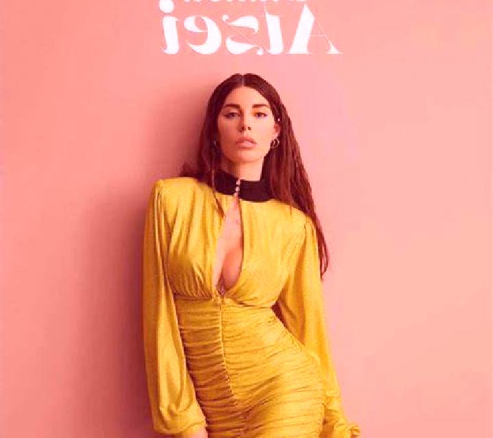 Bárbara Curarrehue escort