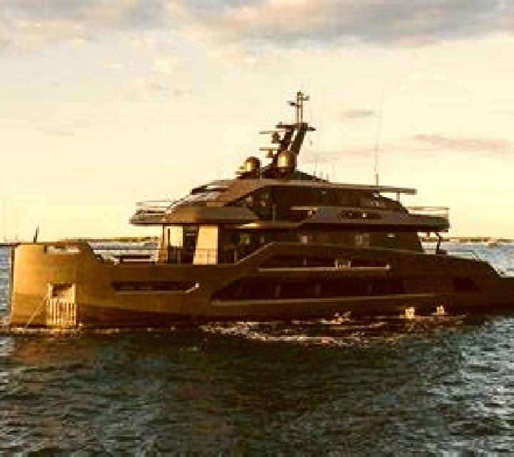 Catalina 3 Lumaco escort